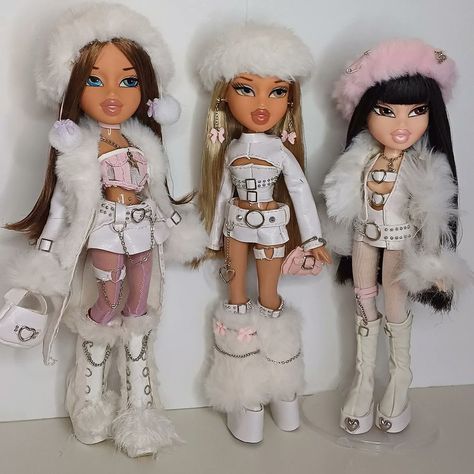 Noa on X: "Brrr https://t.co/vjkAopboCn" / X Bratz Dolls Characters, Pink Diy, Bratz Doll Outfits, Y2k Fits, Outfits 2000s, Doll Aesthetic, Male Doll, 2000s Fashion Outfits, Bratz Doll