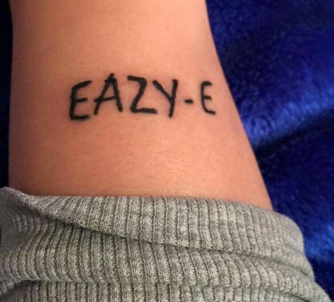 Eazy-E tattoo Eazy E Tattoo, Nas Tattoo, Bubble Handwriting, Kitty Tattoos, Cute Henna Tattoos, Cute Henna, Eazy E, Hello Kitty Tattoos, Movie Tattoo