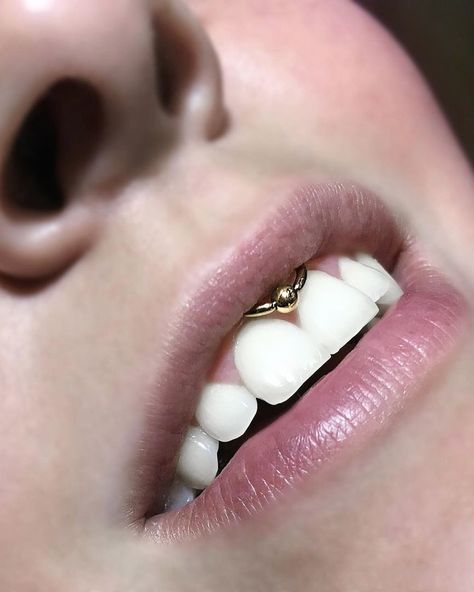 Smiley Piercing Aesthetic, Gum Piercing, Smiley Piercing Jewelry, Smiley Piercing Rings, Smile Piercing, Electric Relaxation, Microdermal Piercing, Piercing Bouche, Mouth Piercings