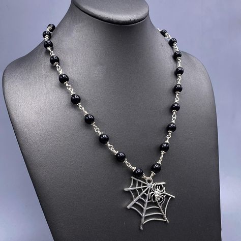 Spider necklace paired with onyx. I love the festive decorations and jewelry this time of year! #fallrocks #spidernecklace #onyxjewelry #onyxnecklace #spiderearrings #spiderjewelry #handmadejewelry #handmadeearrings #halloween #halloweennecklaces #halloweenjewelry #happyhalloween #halloweenlife #handmadejewelry #handmadewithlove❤ #handmadegifts #gemstonejewelrysale #halloweennecklace Spider Pendant, Spider Jewelry, Spider Necklace, Spider Earrings, Halloween Necklace, Playful Style, Onyx Jewelry, Onyx Necklace, Onyx Gemstone