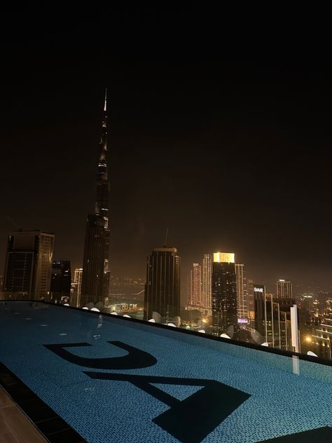 Infinity Pool with the view of Burj khalifa Dubai Infinity Pool, Future Mansion, Dubai Trip, Dubai Vacation, Hey Babe, Dubai Travel, Travel List, Infinity Pool, Burj Khalifa