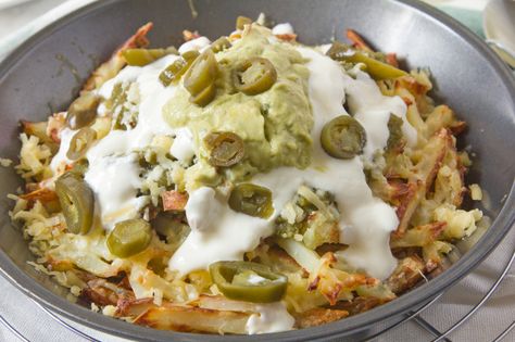 Green Chile Fries Chili Fries Recipe, Appetizers Board, Fries And Cheese, French Fries Recipes, Chili Cheese Fries Recipe, Carrot Fries Baked, Best French Fries, Chili Fries, Green Chili Sauce