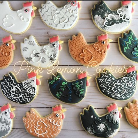 Cutest chicken cookies everrr! One of my favorites! #pinklemoncookies #chickencookies #chickens #customcookies #decoratedcookies Chicken Cookies, Farm Cookies, Chicken Cake, Farm Themed Birthday Party, Cookie Business, Sugar Cookie Designs, Cookie Frosting, Fancy Cookies, Animal Cookies