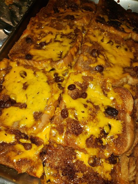 Capirotada (Mexican Bread Pudding) - Easy DIY Recipes Mexican Capirotada Recipes, Traditional Capirotada Recipe, Mexican Bread Pudding Recipe, Mexican Bolillos, Capirotada Recipe, Mexican Bread Pudding, Bread Pudding Easy, Mexican Bread, Caramel Slice