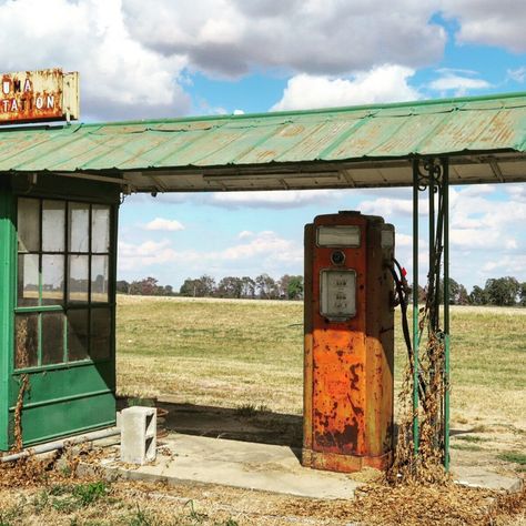 Five Hidden Treasures in the Mississippi Delta Mississippi Aesthetic, Witch Film, Brother Where Art Thou, Mississippi Travel, Juke Joints, Glass Menagerie, Mississippi Delta, History Professor, The Professor