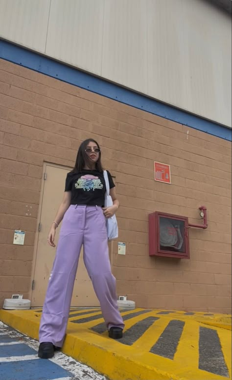 Outfit Ideas Purple Pants, Purple Outfit Inspiration, Outfit Ideas With Purple Pants, Purple Jeans Outfit Ideas, Styling Purple Jeans, Outfit With Purple Pants, Purple Pant Outfits, How To Style Purple Jeans, Outfits With Fun Pants