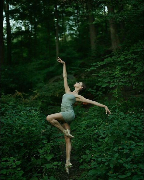 Dancing In The Woods, Ballet Photoshoot, Dance Shoot, Ballet Dance Photography, Dance Photoshoot, Dance Photo Shoot, Dance Picture Poses, Yoga Nature, Ballerina Project