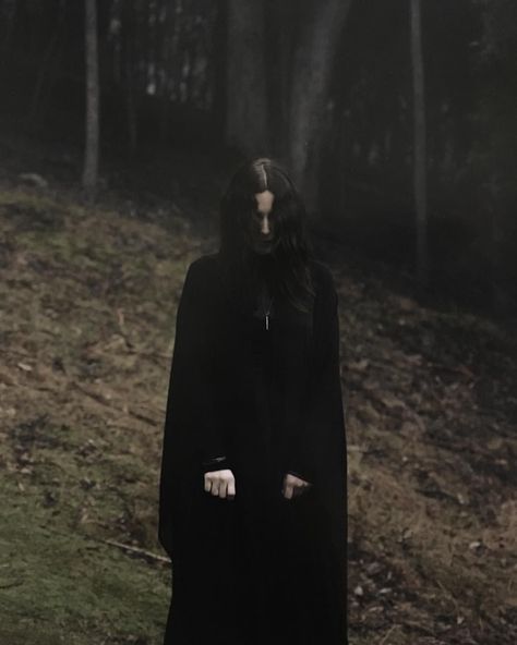 Ritual Circle, Chelsea Wolfe, Look 80s, Hobart Tasmania, Southern Gothic, Witch Aesthetic, Witchy Woman, Dark Photography, Hobart