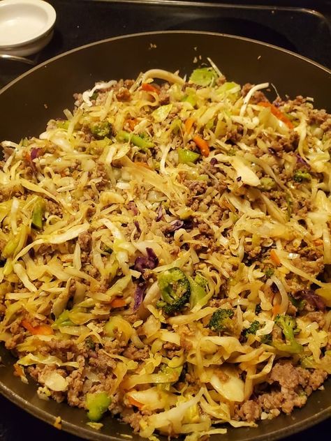 EGGROLL IN A BOWL - Delish Grandma's Recipes Bobby Flay Recipes, Chicken Egg Rolls, Eggroll In A Bowl, Egg Roll In A Bowl, Takeout Food, Coleslaw Mix, Easy Homemade Recipes, Egg Roll, Pork Sausage