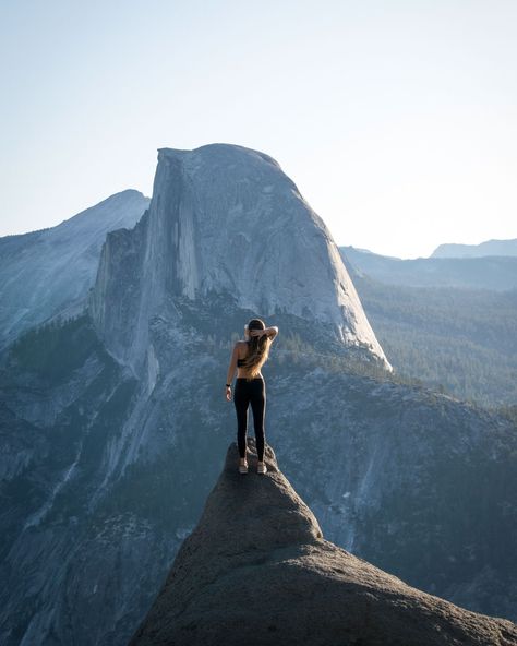 Visiting Yosemite National Park - Top Things To See In Yosemite In A Day Yosemite Hiking, Yosemite Sequoia, Yosemite National Park Photography, Yosemite Photos, California Bucket List, Half Dome Yosemite, Yosemite Trip, Yosemite Park, Hiking Photography