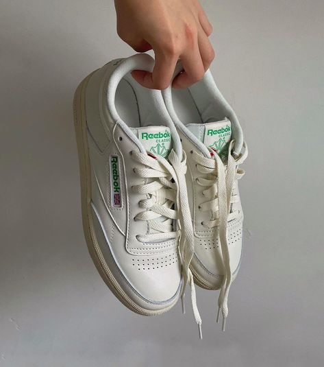 [ Liza ] on Instagram: “Reebok club c 85 vintage 👟” Rebook Shoes, Reebok Club C 85 Vintage, Club C 85 Vintage, Reebok Club C 85, White Reebok, Club C 85, Vintage Sneakers, Reebok Club C, Club C