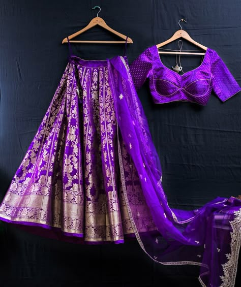 Brocade Half Saree, Banaras Lehenga Designs, Lehenga Stitching, Purple Lehenga, Lehenga Saree Design, Half Saree Lehenga, Indian Outfits Lehenga, Wedding Lehenga Designs, Indian Bride Outfits