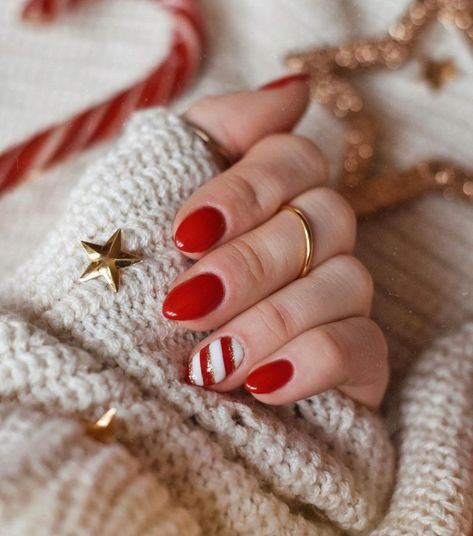 Festive Manicure, Candy Cane Nails, Christmas Gel Nails, Cute Gel Nails, Christmas Nails Acrylic, Design Nails, Festive Look, Manicure Ideas, Xmas Nails