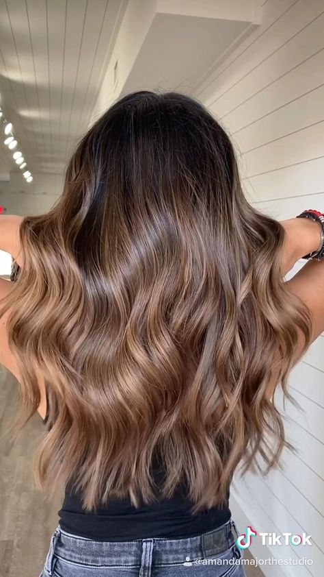 Light Brown Hair Styles, Brown Hair Styles, Rambut Brunette, Brunette Balayage, Hair Color Light Brown, Brunette Balayage Hair, Brown Hair Balayage, Light Hair Color, Highlights Brown Hair