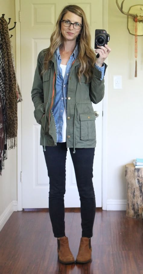 30 Days of Outfit Ideas: Color Palette + Chambray Shirt + Pants + Boots - Nada Manley - Fun with Fashion Over 40 Olive Green Jacket Outfit, Olive Green Jacket Outfits, Denim Shirt Outfits, How To Wear Denim Jacket, Chambray Shirt Outfits, Green Jacket Outfit, Denim Shirt Outfit, Pants Boots, Look Boho Chic