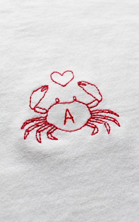 Seafood Embroidery, Embroidered Shirt Ideas, Ocean Embroidery, Clothes Embroidery Diy, Embroidery Tshirt, Embroidered Tee, Shirt Embroidery, Diy Couture, Clothes Crafts