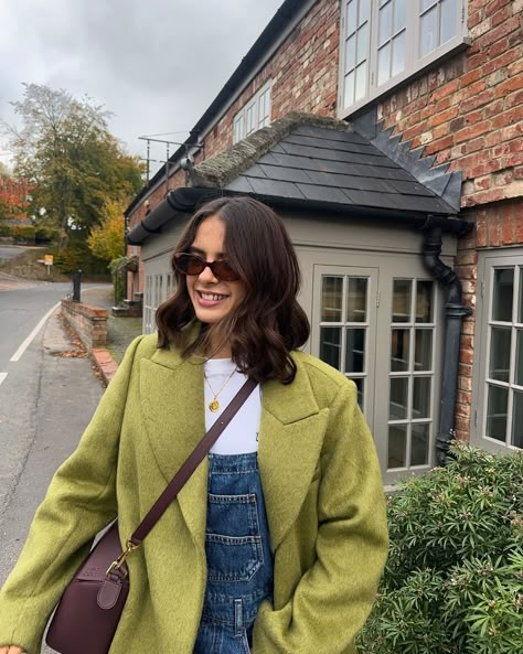 a trip to the countryside is always a good idea 🍂 @threedaggersedington *prstay #staycation #countryside #dungarees #autumnfashion Down Town Outfits, Cold Spring Outfits, Ireland Style, Countryside Outfit, Countryside Fashion, General Outfit, Cool Ootd, Casual Dressy Outfits, Mane Hair