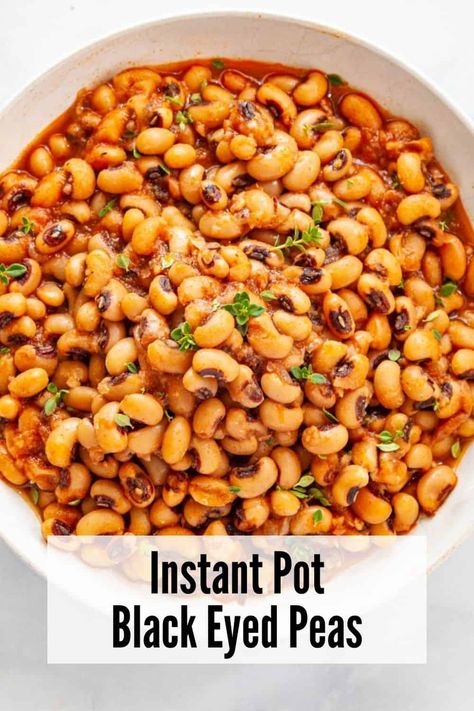 Your Instant Pot is the best way to cook black eyed peas. It's easy, fast, and no soaking needed. These black eyed peas are tender, perfectly cooked and have saucy BBQ flavor. Black Eyed Peas Instant Pot, Easy Vegetarian Sides, Cooking Black Eyed Peas, Instant Pot Beans Recipe, Black Eye Peas, Black Eyed Pea Soup, Black Eyed Pea Salad, Vegetarian Side Dish, Blackeyed Peas