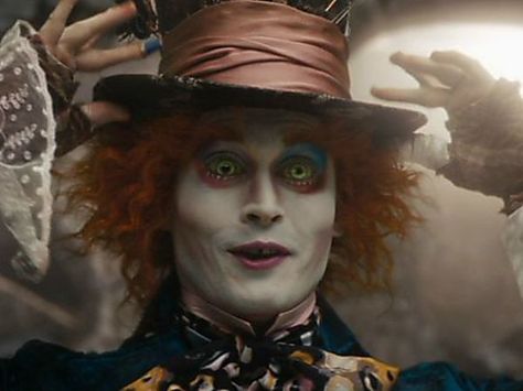 Tarrant Hightopp, Johnny Depp Mad Hatter, John Depp, Johnny Depp Characters, Barnabas Collins, Tim Burton Characters, Alice In Wonderland Aesthetic, Frozen Wallpaper, Johnny Depp Movies