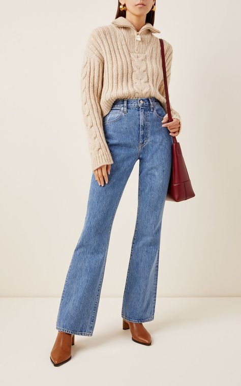 Flare Jeans Winter, Charlotte Jeans, Flared Jeans Outfit Fall, Flare Jeans And Boots, Flair Jeans Outfit, Flare Outfit, Bootcut Jeans Outfit, Inspirational Outfits, Popular Jeans