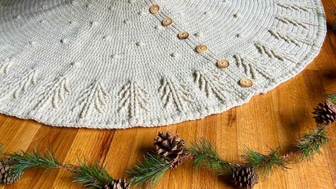 Inspired by quiet Christmastime memories, watching the snow fall outside my living room window, the Silent Night Christmas Tree Skirt evokes a calm… Silent Night Christmas Tree Skirt, Christmas Tree Skirts Crochet, Knitted Tree Skirt Pattern Free, Crochet Tree Skirt, Christmas Tree Skirts Patterns, Tree Skirt Pattern, Skirt Pattern Free, Knit Items, Crochet Tree