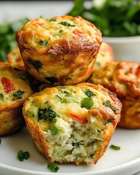 Savory Cottage Cheese Breakfast Muffins Recipe - Easy & Healthy Savory Cottage Cheese Breakfast Muffins, Eggs Cottage Cheese Muffins, Savory Breakfast Muffins Healthy, High Protein Savoury Breakfast, Savory Cottage Cheese Muffins, Savory Protein Breakfast, Cottage Cheese Breakfast Muffins, Egg Cottage Cheese Muffins, Egg Muffins With Cottage Cheese