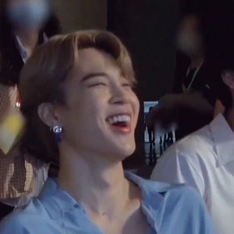 Jimin Laugh Gif, Jimin Laughing Gif, Jimin Laughing, Bts Smile, Cute Jimin, Jimin Gif, Blowing Kisses, Happy Face, Mochi