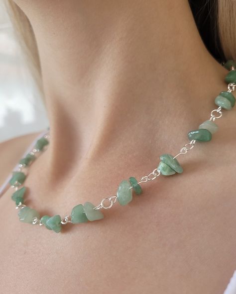 Crystal Beads Necklace Design, Crystal Chip Jewelry, Diy Stone Necklace, Crystal Necklace Diy, Crystal Chip Necklace, Chip Bead Jewelry, Chip Jewelry, Gemstone Chip Necklace, Chip Bead Necklace