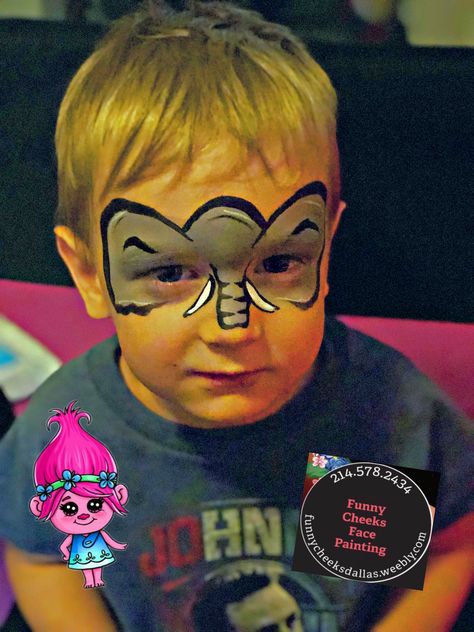 Elephant face painting by Funny Cheeks Dallas Jungle Animals Face Painting, Circus Animal Face Paint, Safari Animal Face Paint, Zoo Animal Face Paint, Circus Face Painting Ideas, Elephant Face Painting, Elephant Face Paint, Monkey Face Paint, Easy Face Painting Designs