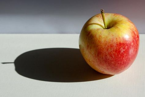 Apple Reference Photo, Apple Reference, Apple Still Life, Still Life Pictures, Life Drawing Reference, Still Life Images, Library Art, Object Drawing, Still Life Fruit