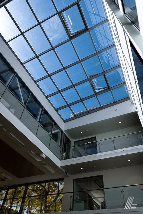 Together with our partner EBSA Pty Ltd, we installed a 56 m² Glass Roof PR60 with integrated ventilation flaps in Perth, Australia. The system is located in the centre of the new Science Innovation Centre at Penrhos College and meets the architectural requirements at the highest level. The completely thermally broken construction provides efficient ventilation and natural lighting, creating an optimal atmosphere for creative thinking and scientific work. House Ventilation Design, Exterior Blinds, House Ventilation, Lotus Flower Art, Roof Shapes, Ventilation Design, Glass Staircase, Texture Drawing, Innovation Centre