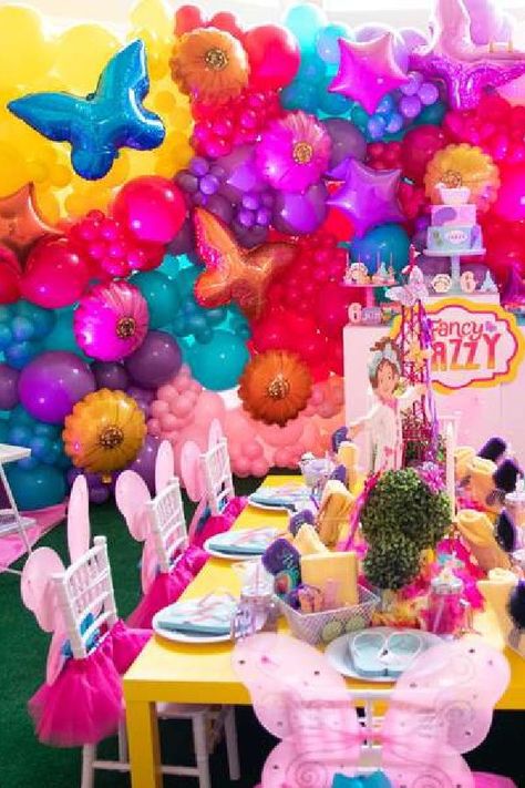 Check out this sweet Fancy Nancy birthday party! The balloon backdrop ia amazing!! See more party ideas and share yours at CatchMyParty.com #catchmyparty #partyideas #fancynancy #fancynancyparty #girlbirthdayparty Bowtique Party Ideas, I’m Two Fancy Birthday Party, Mirabel Birthday Party, Fancy Nancy Party Ideas, Fancy Nancy Birthday Party Ideas Food, Fancy Nancy Decorations, Fancy Nancy Wallpaper, Fancy Nancy Birthday Cake, Fancy Nancy Invitations