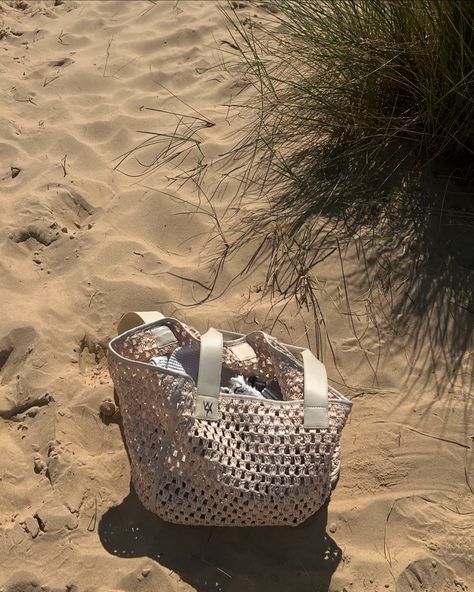 Beach days in the UK aren’t so bad when they look like this. Also, how good are these @7forallmankind jeans? I’m living in them! #beachoutfit #beachdays #uksummer #ukbeaches #jeans #simpleoutfits Affordable Beige Jute Beach Bag, Beige Rattan Summer Beach Bag, Beach Beige Rattan Bag, Eco-friendly Woven Sand Beach Bag, Eco-friendly Crochet Beach Bag In Beige, Uk Summer, Uk Beaches, Beach Days, Beach Day