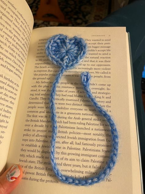 Crochet Shop, Crochet Bookmarks, Holiday Store, Quick Crochet, Fun Crochet Projects, Christmas Birthday Gifts, Crochet Art, Love Crochet, Beaded Dangles