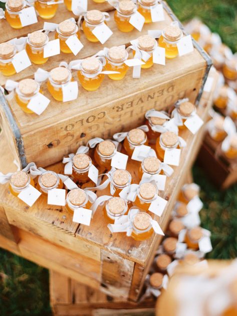 Honey Unusual Wedding Favours, Summer Wedding Favors, Summer Favors, Wedding Favor Table, Honey Wedding Favors, Creative Wedding Favors, Honey Wedding, Inexpensive Wedding Favors, Edible Wedding Favors