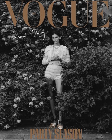 Iconic Vogue Covers, Nature Editorial, Amanda Murphy, Vogue Netherlands, Magazines Cover, Yasmin Wijnaldum, Brooklyn Girl, Sasha Pivovarova, Vogue Magazine Covers