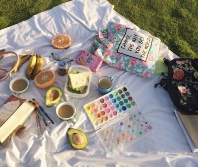 Artsy Aesthetic, Fotografi Digital, Picnic Date, Artist Aesthetic, Mia 3, Spring Aesthetic, Dessin Adorable, + Core + Aesthetic, Spring Vibes