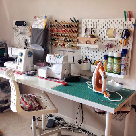 Sewing Station, Sewing Room Inspiration, Colorful Hairstyles, Sewing Spaces, Sewing Room Design, Sewing Room Decor, Dream Craft Room, Craft Room Design, Sewing Room Organization