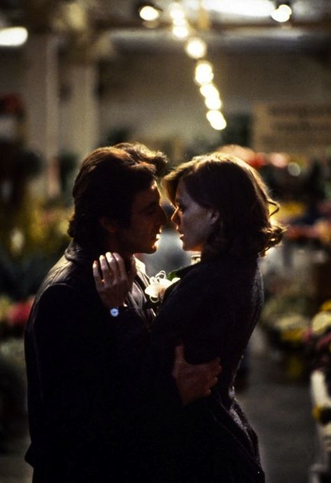 Frankie and Johnny - Al Pacino and Michelle Pfeiffer Al Pacino Michelle Pfeiffer, Young Al Pacino, Godfather Movie, Frankie And Johnny, Michelle Pfeiffer, Romantic Scenes, Al Pacino, Film Serie, Film Stills