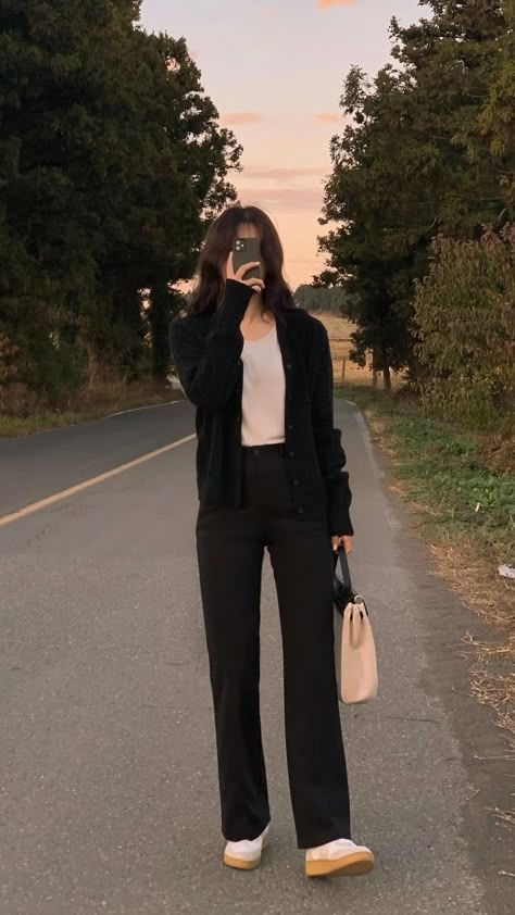 Modest Fashion Outfits Korean, Korean Modest Outfits, Simple Casual Outfits, Korean Outfit Street Styles, Casual College Outfits, Korean Casual Outfits, Everyday Fashion Outfits, Casual Day Outfits, Quick Outfits