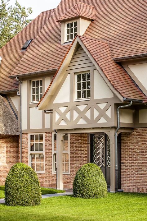 Tudor House Exterior, Tudor Cottage, Exterior House Remodel, Ranch Remodel, Modern Entrance, Tudor Style Homes, Tudor House, Up House, House Paint Exterior