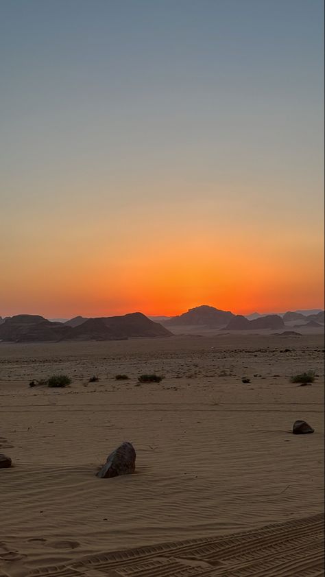 Wadi rum | desert | jordan | vacation | summer | vacation recommendations | sunset | Jordan Vacation, وادي رم, Jordan Desert, Wadi Rum Jordan, Desert Night, Wadi Rum, Desert Vibes, Eva Green, Dream Destinations