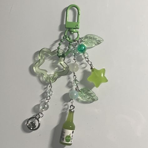 Soda Bottle Keychains Price $9.5 + Shipping DM or use link in bio to purchase [Slide 2] Blue Soda xx avail xx [Slide 3] Pink Soda xx sold out xx [Slide 4] Green Soda xx avail xx [Slide 5] Red Soda xx avail xx [Slide 6] Orange Soda xx avail xx tags 🏷️ #explore #explorepage #smallbusiness #smallbusinessowner #smallhusinessowners #smallbusinesssupport #handmade #jewelry Green Blue Aesthetic, Green Keychain, Pink Soda, Clay Keychain, Orange Soda, Green Bracelet, Soda Bottle, Bottle Charms, Handmade Jewelry Tutorials