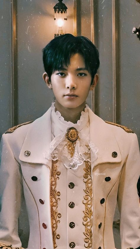 Heeseung Prince Outfit, Enhypen Prince Outfit, Fairy Prince Outfit, Prince Heeseung, Royal Moodboard, Prince Outfits Aesthetic, Lee Heeseung Wallpaper, Prince Charming Outfit, Royal Uniform