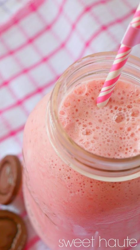 Smoothie Recipes For Energy, Nesquik Recipes, Recipes For Energy, Strawberry Nesquik, Valentine Sweets, Smoothie Green, Banana Apple Smoothie, Ninja Kitchen, Ice Cream Drinks