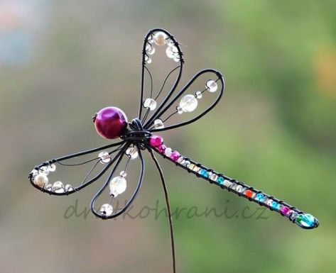 Wire Crafts For Beginners, Metal Wire Crafts, Drátěná Socha, Beaded Wire Art, Copper Wire Crafts, Copper Wire Art, Wire Art Sculpture, Wire Wrap Jewelry Designs, Metal Art Diy