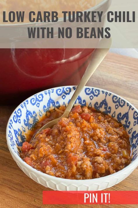 This easy, low carb turkey chili with no beans will become your new favorite low carb chili recipe. Packed with lean protein and tons of flavor from seasonings and fresh vegetables, it is as delicious as it is healthy for you. Chilli No Beans, Chilli Recipe No Beans, Turkey Chili Recipe Healthy, Turkey Chili No Beans, Turkey Chili Recipe No Beans, No Bean Turkey Chili, Chili With No Beans, Sausage Chili Recipe, Chili No Beans