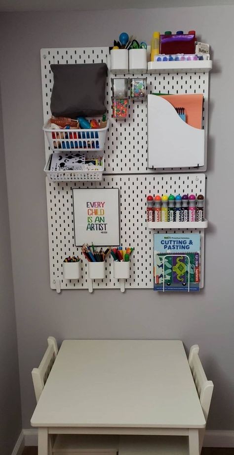 Pegboard In Playroom, Homeschool Pegboard Ideas, Ikea Peg Board Kids, Ikea Skadis Kids Room, Ikea Pegboard Playroom, Pegboard Art Display, Ikea Art Desk, Ikea Childroom Ideas, Kids Art Table Organization