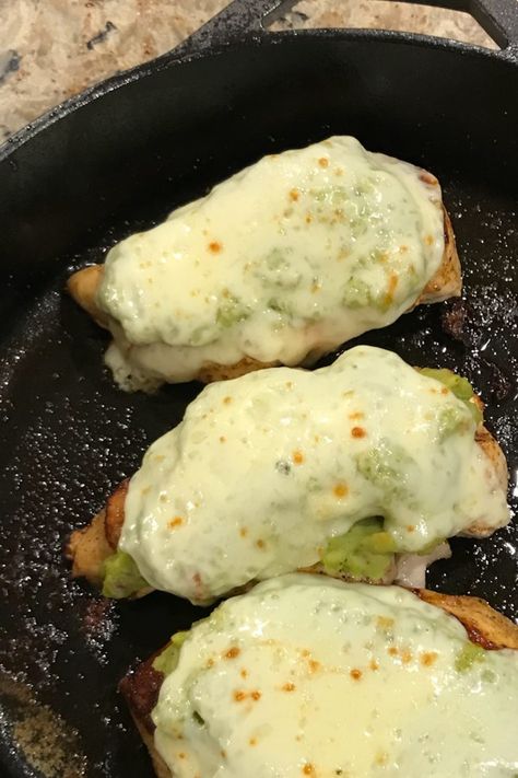 Chicken Melt Recipe, Chicken Melt, Guacamole Chicken, Chicken Melts, Melt Recipe, Food Plan, Homemade Guacamole, Chicken Breast Seasoning, Low Carb Diets