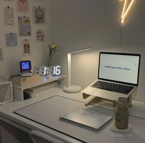 University Rooms, Desk Alarm Clock, Study Desk Decor, Home 3d, Student Room, Digital Wall Clock, Desk Inspiration, White Desk, Desk Makeover